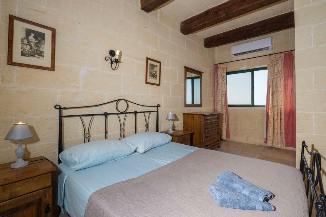 Sunset - Holiday Farmhouse With Large Private Pool In Island Of Gozo Nadur Exteriör bild