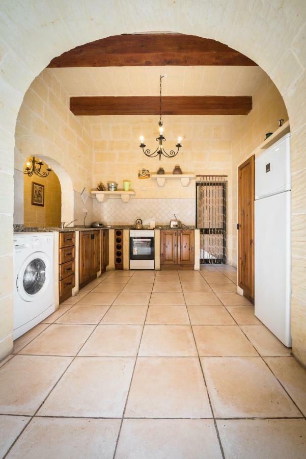 Sunset - Holiday Farmhouse With Large Private Pool In Island Of Gozo Nadur Exteriör bild