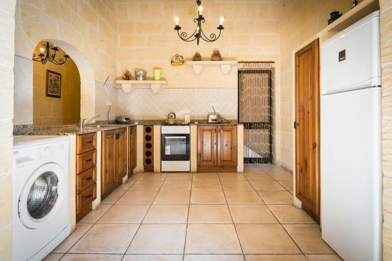 Sunset - Holiday Farmhouse With Large Private Pool In Island Of Gozo Nadur Exteriör bild