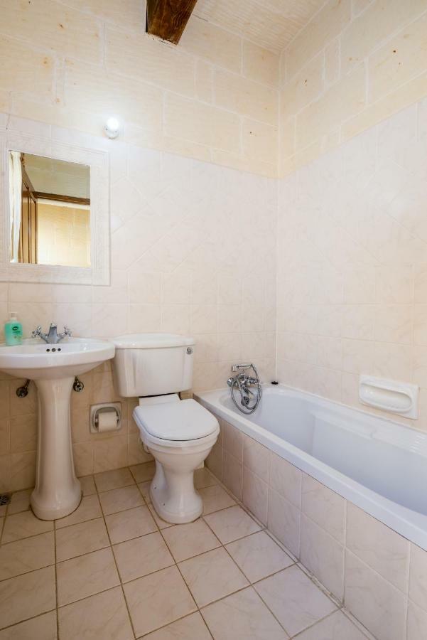 Sunset - Holiday Farmhouse With Large Private Pool In Island Of Gozo Nadur Exteriör bild